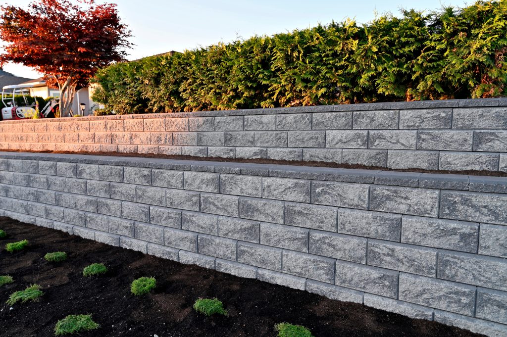 Allan block retaining wall hot sale installation