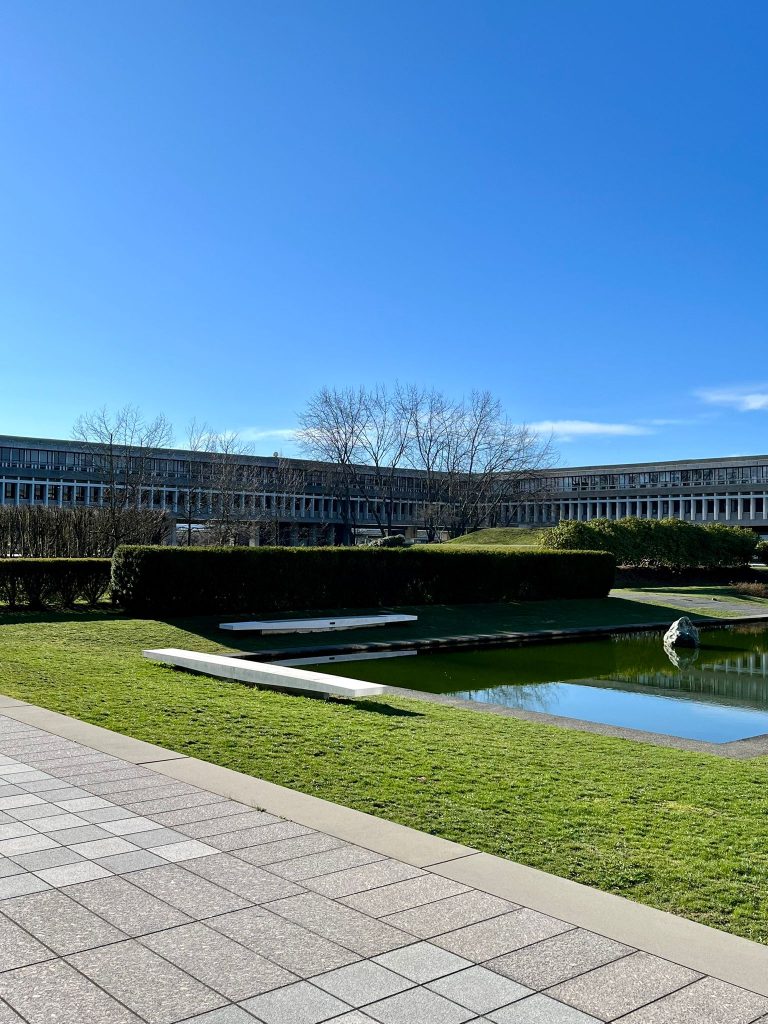 Maintaining SFU campus landscapes without synthetic pesticides or herbicides through long-term, eco-conscious practices